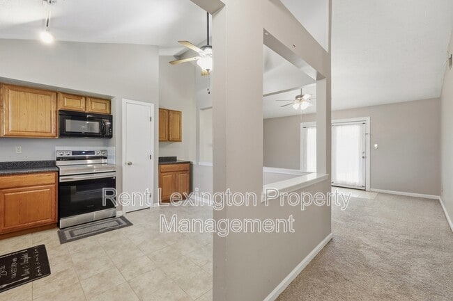 Photo - 3352 Featherston Dr