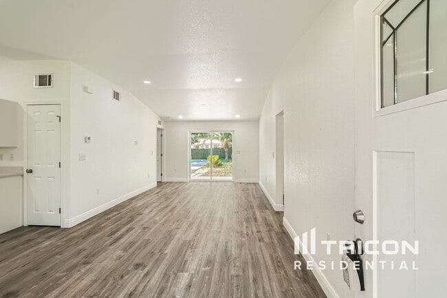 Photo - 2625 Nova Dr