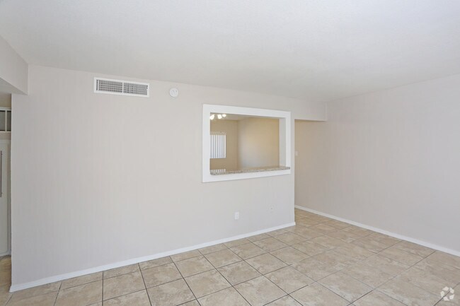 2BR, 1BA - 765 SF - Pierson Palms
