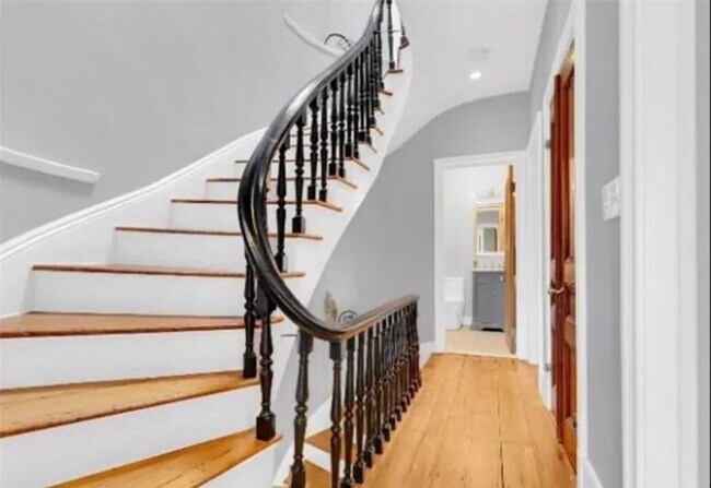 Photo - 484 Columbus Ave Unidad 2nd Fl Frt