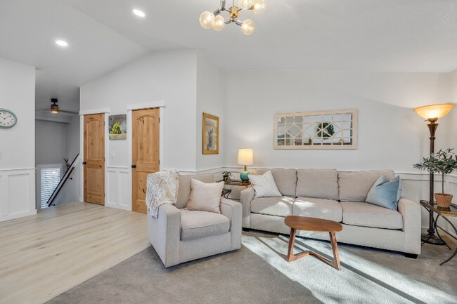 Photo - 1200 NE Territorial Rd