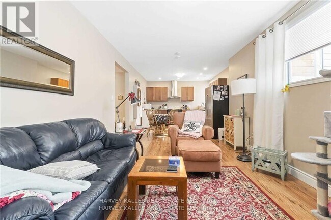 Photo - 709 Annland St