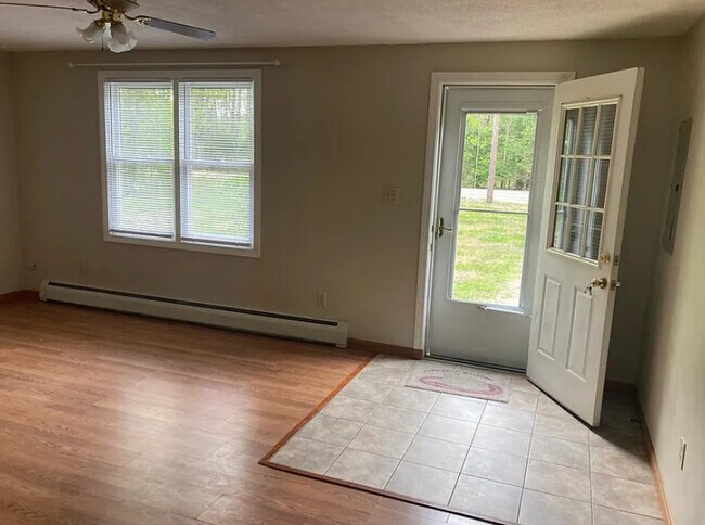 Photo - 91 Holmes Rd Unidad 1 Bd/1 Bath Apt