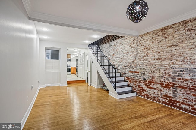 Building Photo - 231 S Regester St Rental