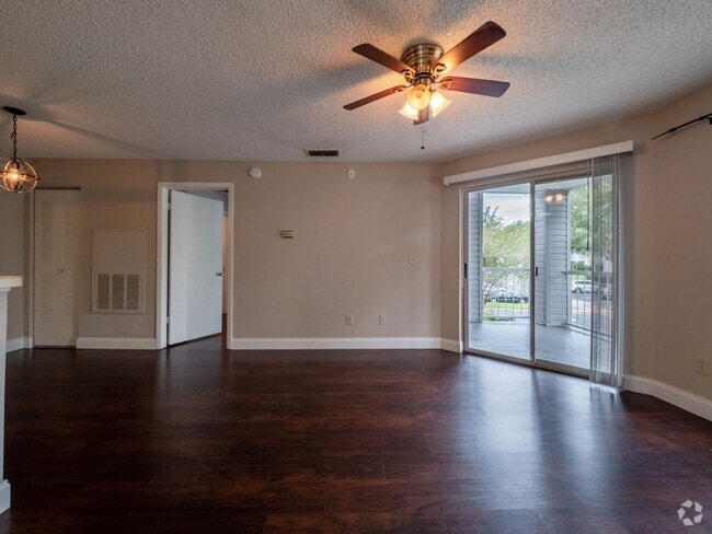 Building Photo - Regency Park - 16-209 Unit 16-209 Rental