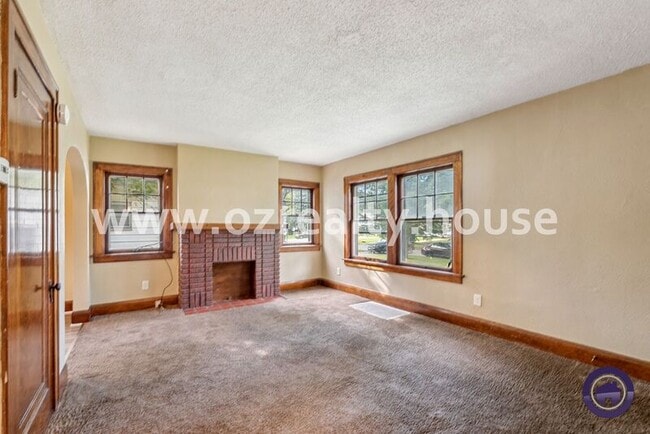 Photo - 447 Sunset Blvd