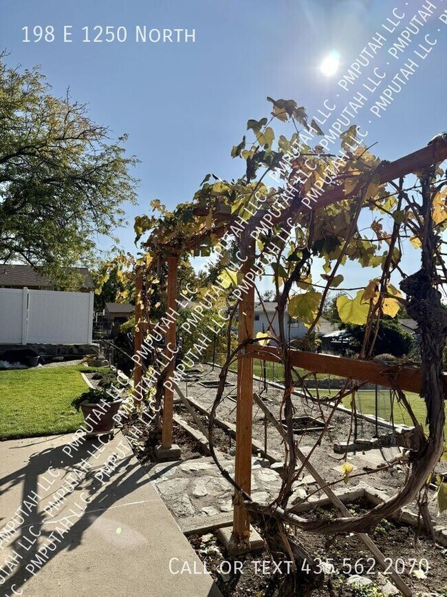 Photo - 198 E 1250 N