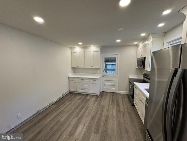 Photo - 601 E Lakeshore Dr