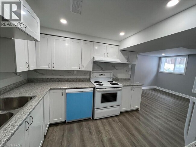 Photo - 29 Birchcliffe Crescent