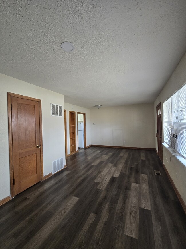 Photo - 722 S Hunter