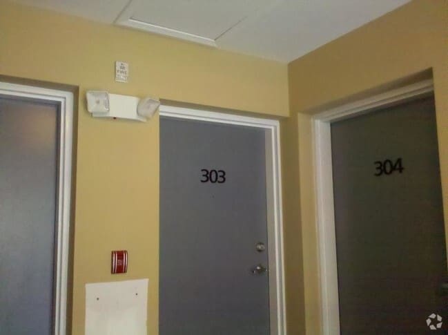 Building Photo - 1101 Primrose Rd Unit 303 Rental
