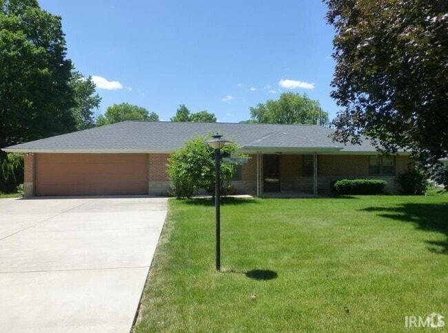Building Photo - 2117 N Salisbury St Rental