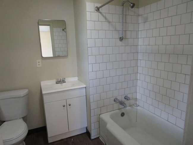 Photo - 0352 Unit 02