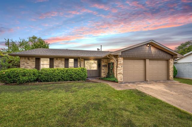 Building Photo - 9811 Kingsman Dr