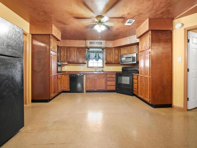 Photo - 503 N 1st St