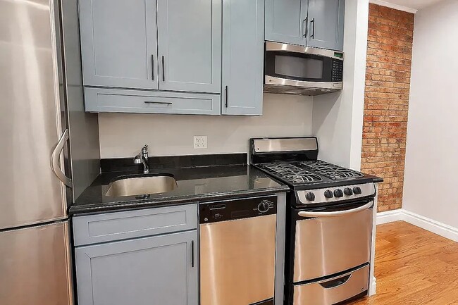 Photo - 345 E 5th St Unit 10