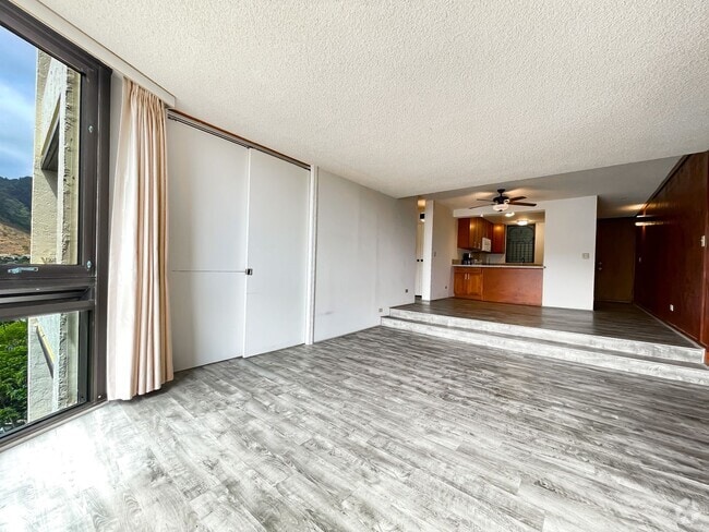 Building Photo - Panoramic Views from Hawaii Kai Condo Unit 10/B