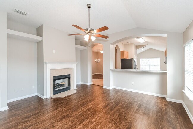 Photo - 875 Woodbridge Hollow N