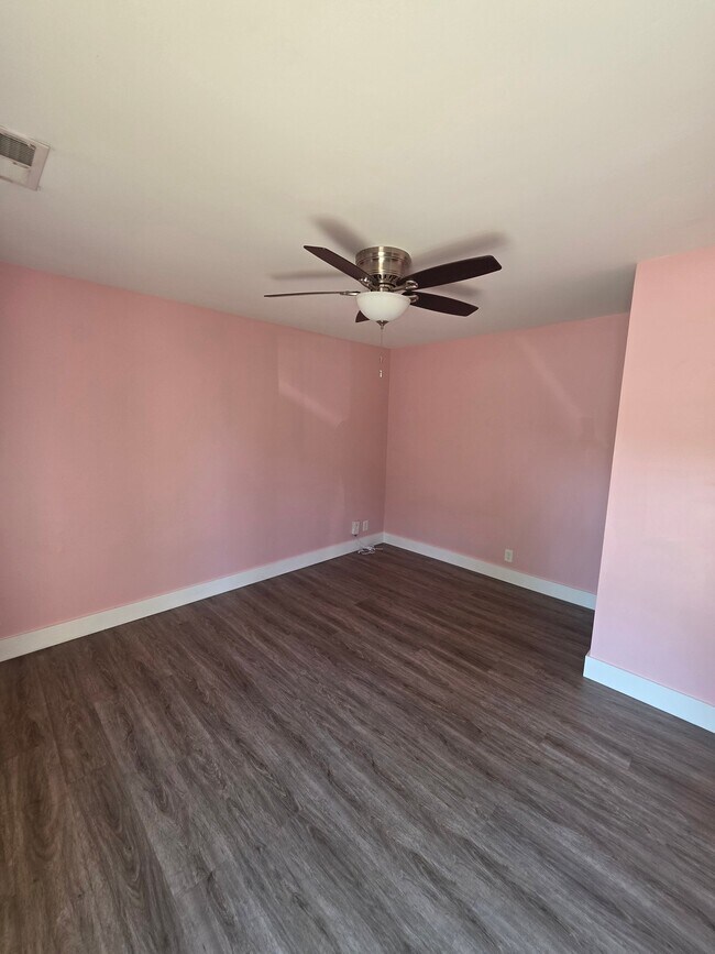 Photo - 3112 Keeling Ave