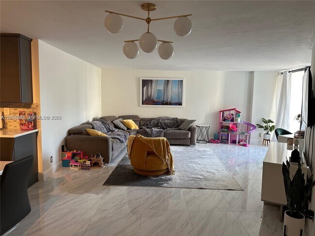 Photo - 800 Parkview Dr Unit 412