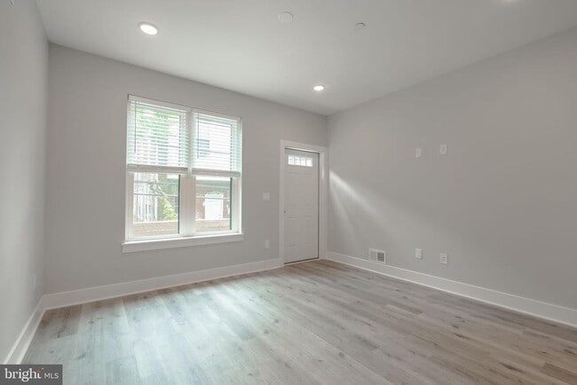 Building Photo - 5122 Ranstead St Rental