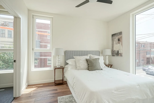 Photo - 1301 Bainbridge St Unit 1 Bedroom