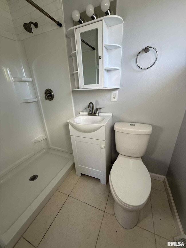 Photo - 3250 S 1st St