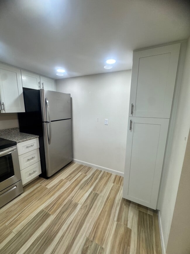 Photo - 3607 Edgewater Dr