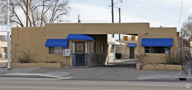 Building Photo - Rainbow Apartments