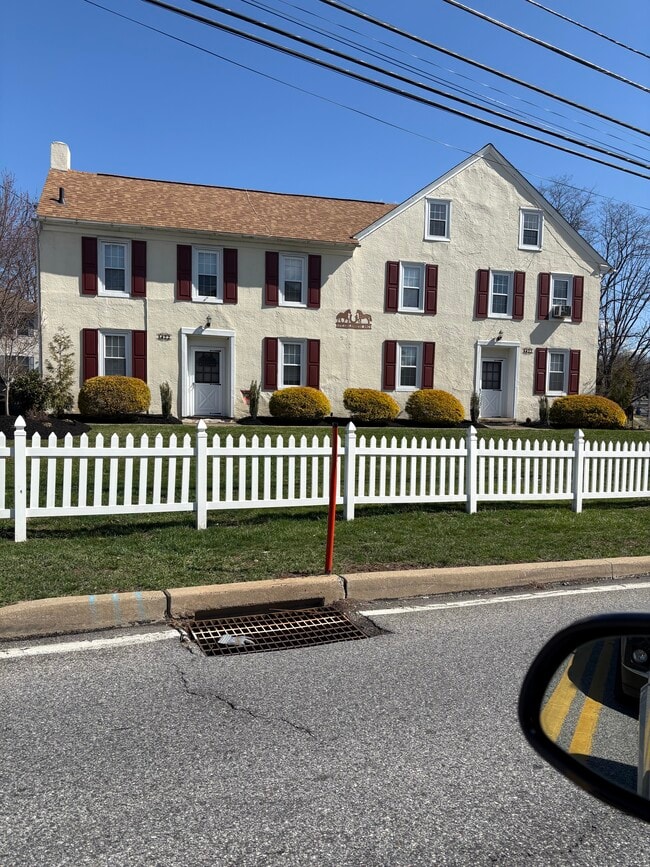 Building Photo - 1422 Limekiln Pike Rental