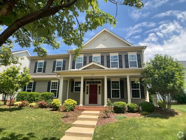 Building Photo - Absolutely Gorgeous and Spacious in Renais... Rental