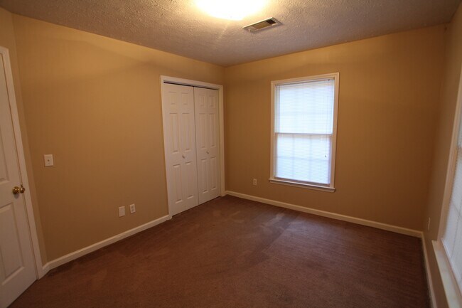 Photo - Duplex Available in Kurt Circle!