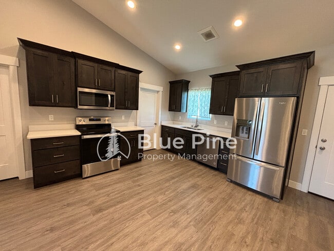Photo - 5760 Wildrose Ave