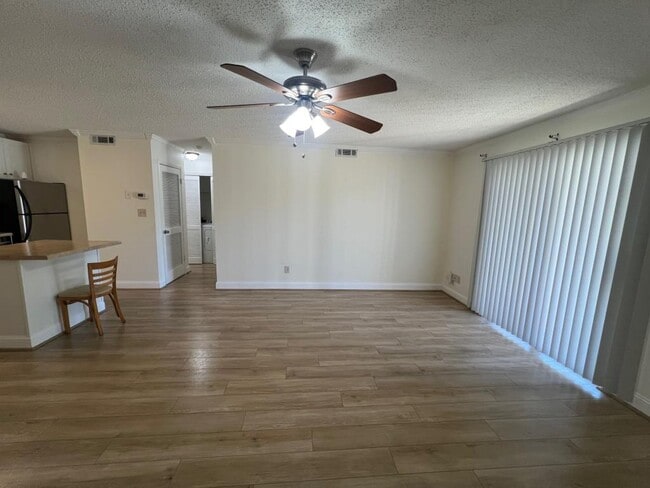 Building Photo - 6620 Willow Pointe Dr NW