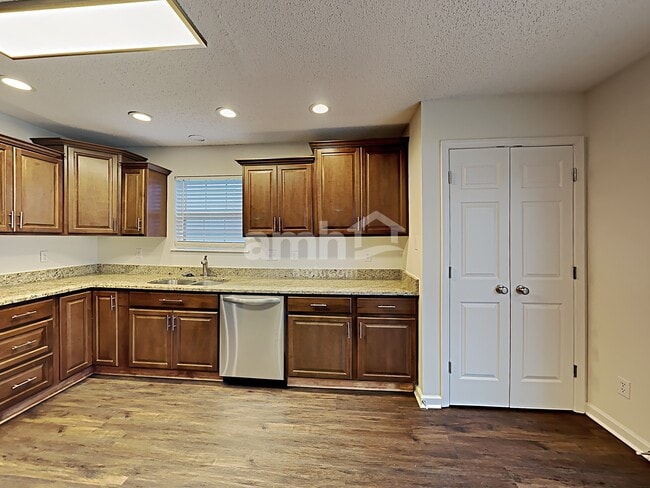 Photo - 8123 Amble Way