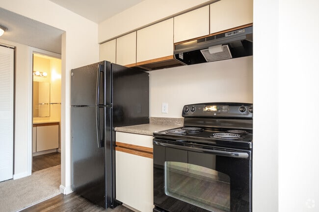 1BR, 1BA - 676 SF - Maple