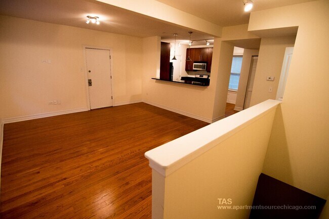 Photo - 3818 N Sheffield Ave Unit 2