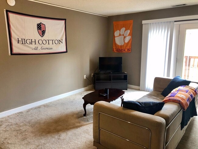 Photo - 221 Harts Cove Way