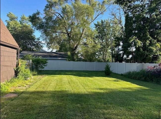 Photo - 324 W Milwaukee St