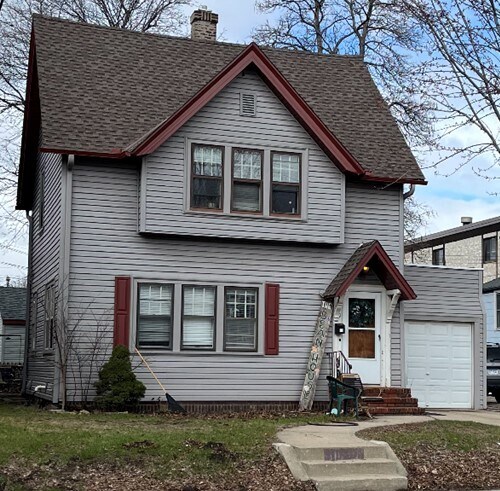 Photo - 319 7th Ave SE