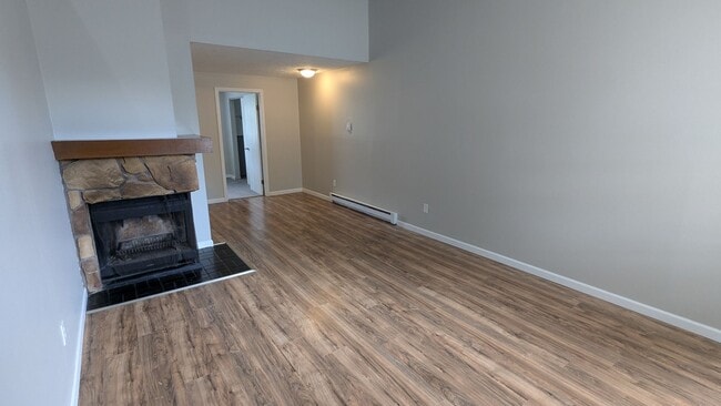 Photo - 847 Kerns Dr NE Unit Apt B (1BR Loft)