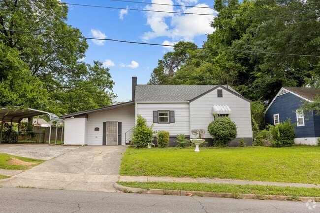 Building Photo - Charming 4 Bedroom, 2 Bathroom house