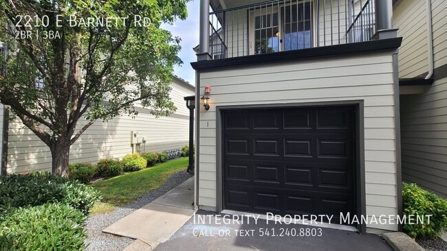 Photo - 2210 E Barnett Rd