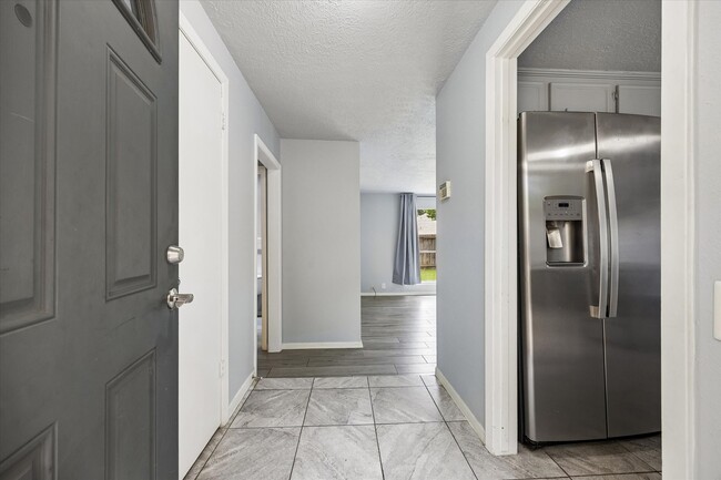 Photo - 2110 Gray Falls Dr