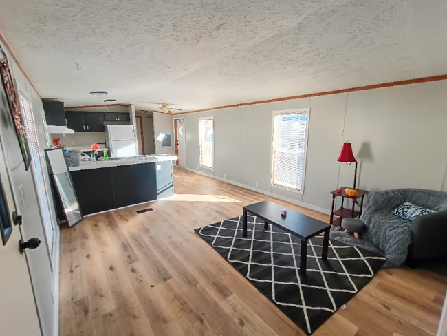 Building Photo - 44 Deerwood Park