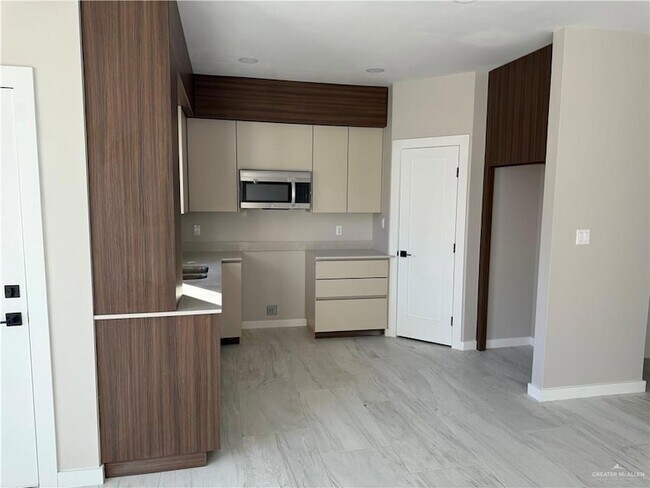 Photo - 2206 Corales St