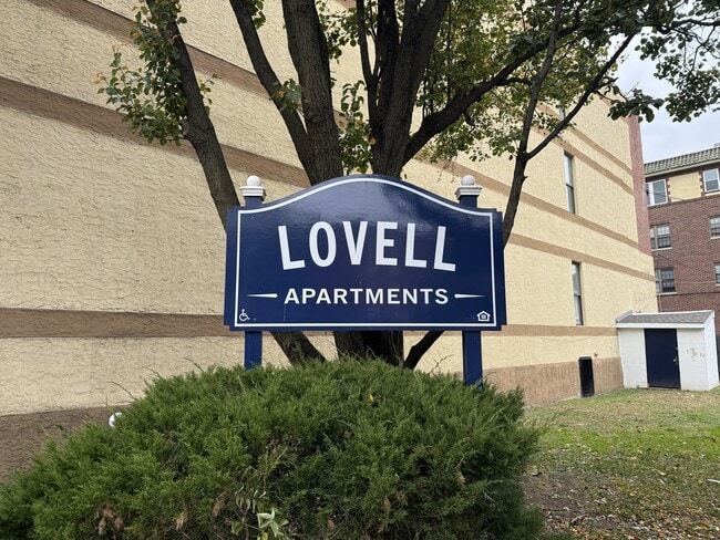 Building Photo - Lovell Apartments