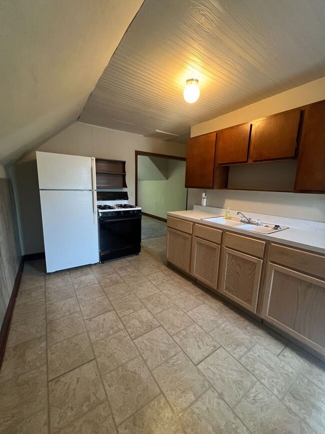 Building Photo - 908 S 6th Ave Unit 1/2