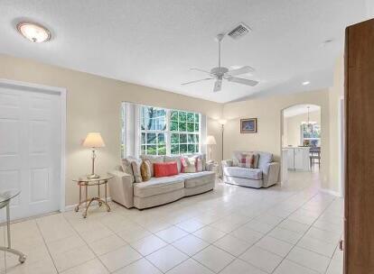 Photo - 1906 Capeside Cir