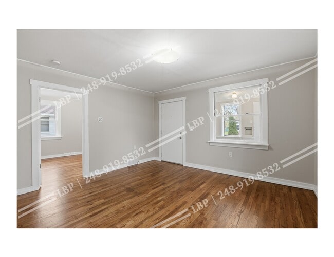 Photo - 35230 Sheffield St